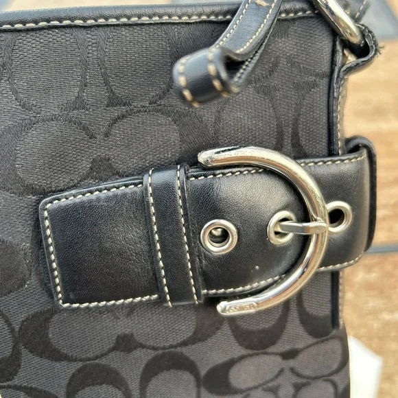 Coach Classic Signature Hobo Monogram Purse Handbag In great condition💕 9x10 - Picture 9 of 9